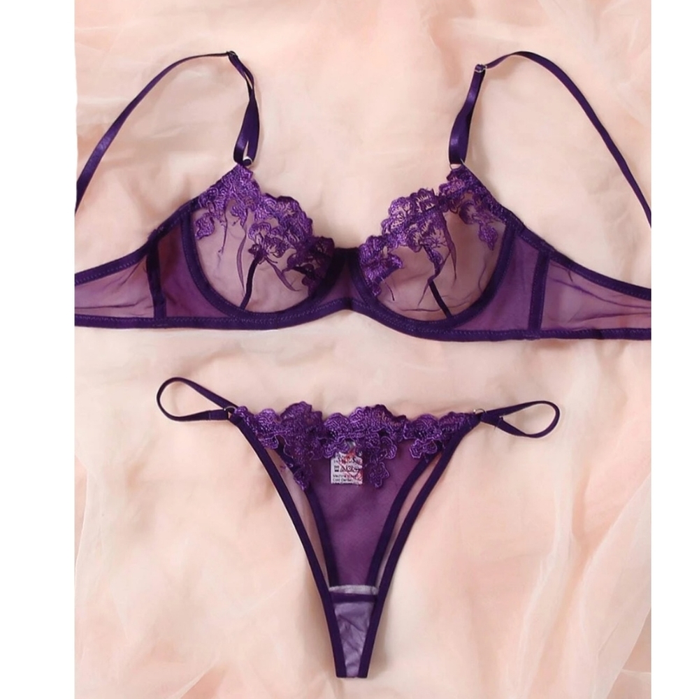 NWOT Purple Violet 💜  lingerie  set w/ extra thong Amazing vibrant color!